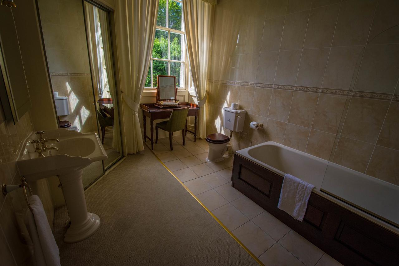 Castle Hotel ฮันท์ลีย์ ภายนอก รูปภาพ