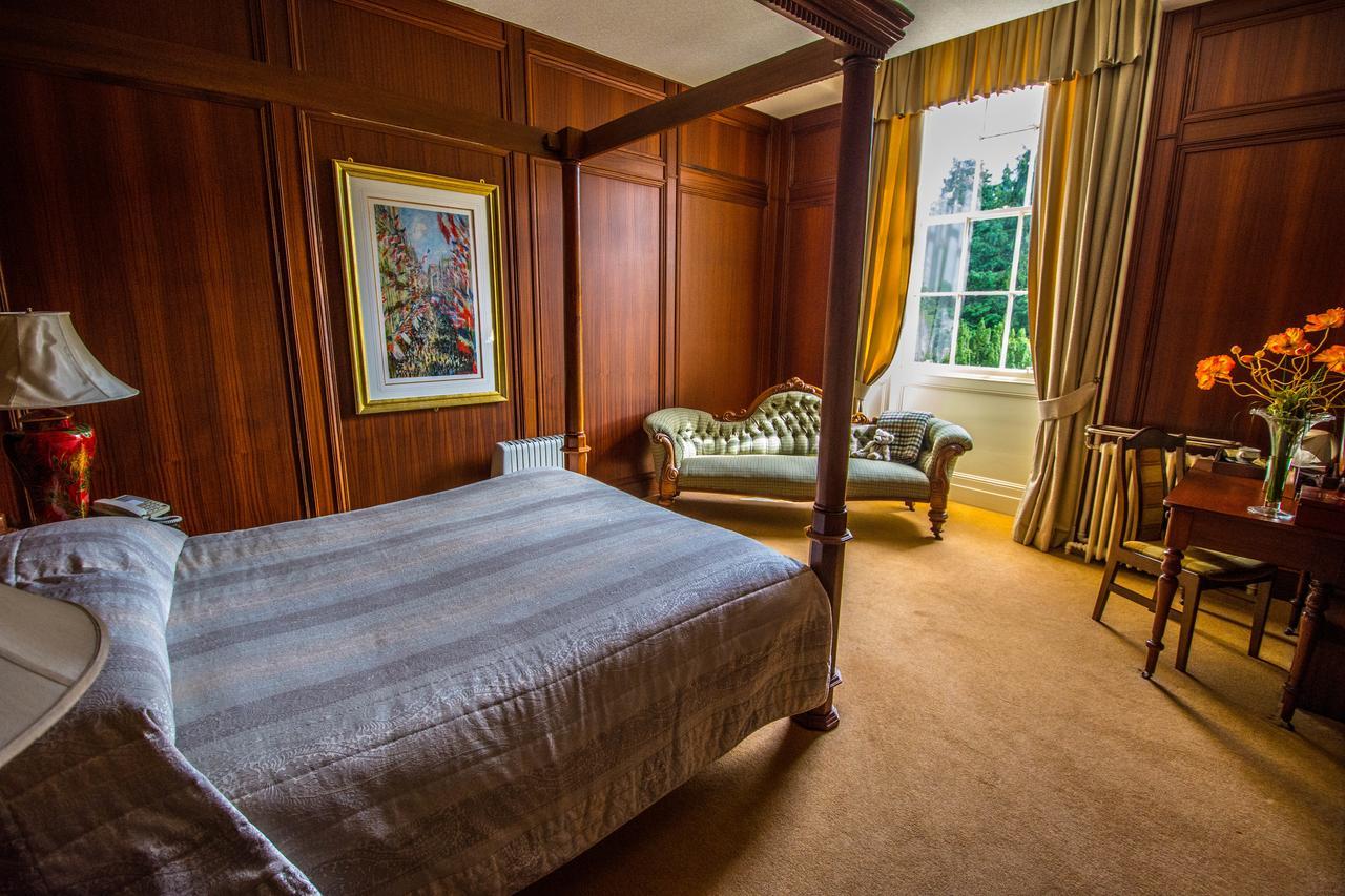 Castle Hotel ฮันท์ลีย์ ภายนอก รูปภาพ
