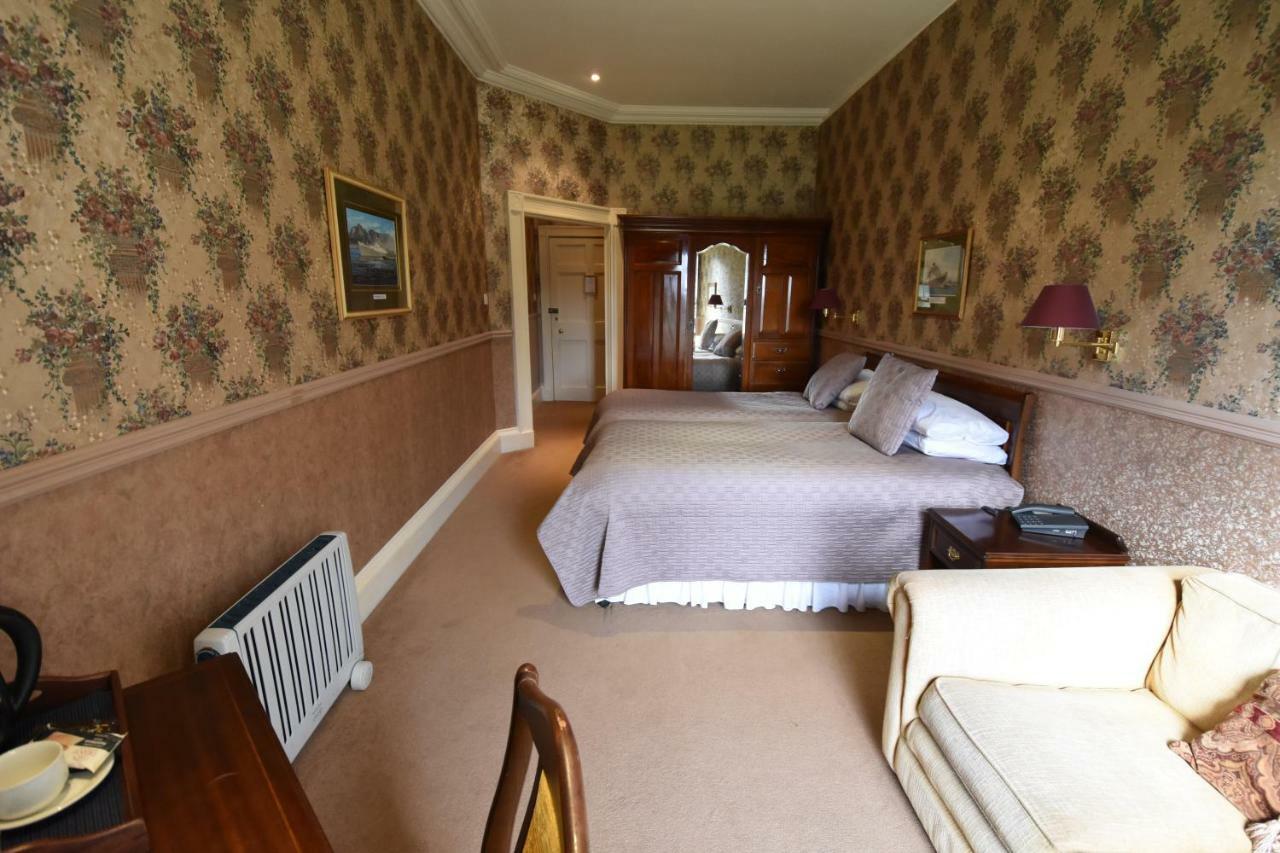 Castle Hotel ฮันท์ลีย์ ภายนอก รูปภาพ